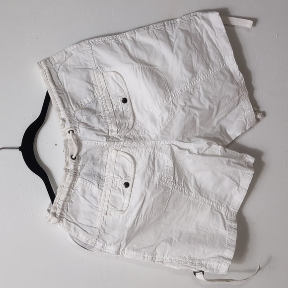 FREE PEOPLE Moon Bay White Parachute Cargo Shorts, Size Small - Picture 4 of 14